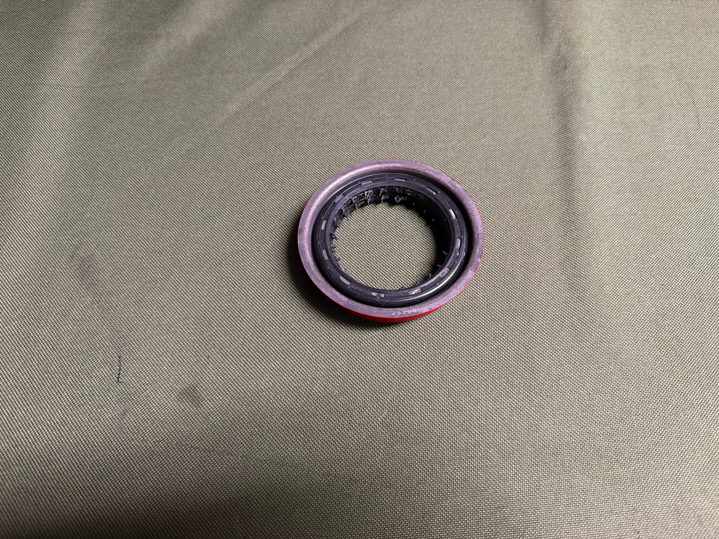 MK23 MRAP LVSR 7 TON OSHKOSH AXLE SEAL,OIL 60X81.5X20 3292762 5330-01-480-7046